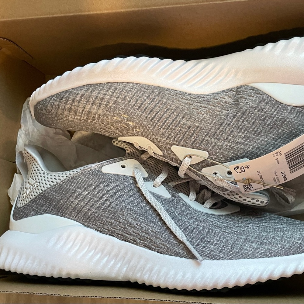 Brand new Adidas men shoes size 10